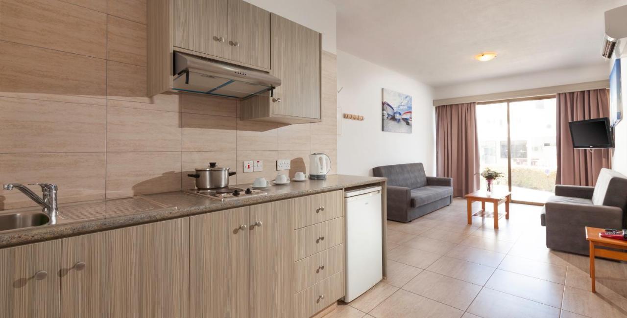 Penelope Beach Hotel Apts Protarász Kültér fotó