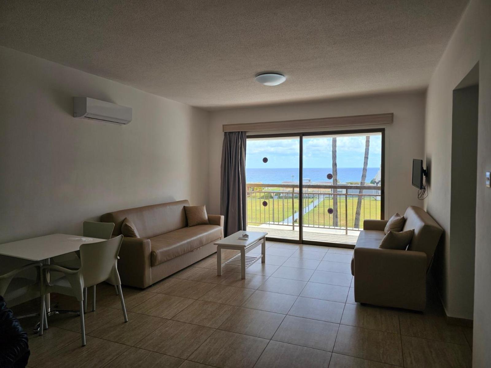 Penelope Beach Hotel Apts Protarász Kültér fotó