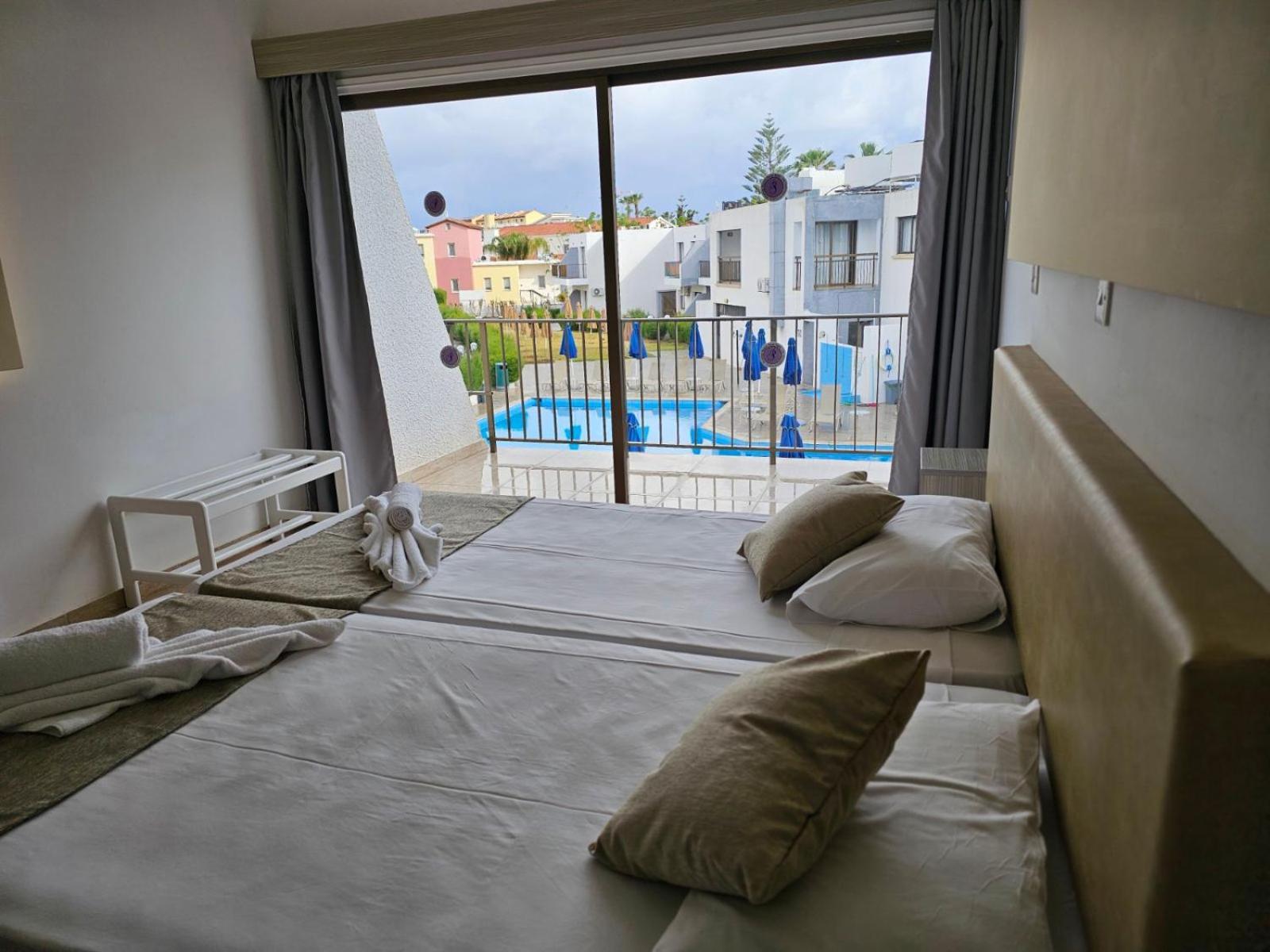 Penelope Beach Hotel Apts Protarász Kültér fotó